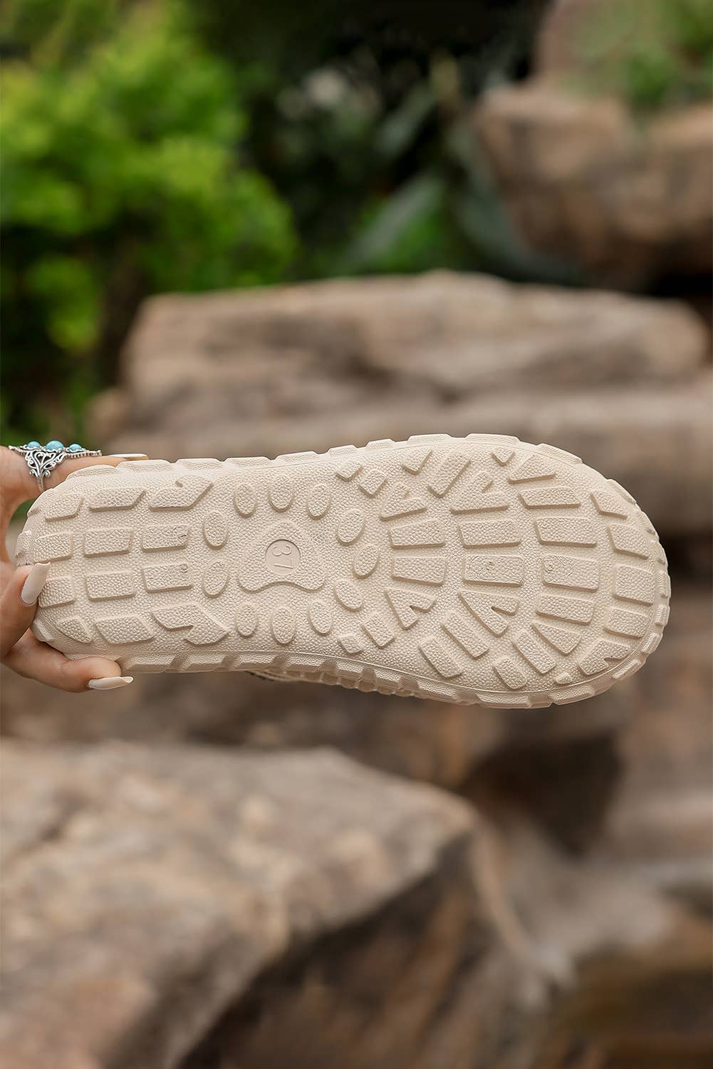 Aapparella - Wholesale Slippers - Women's -  Contrast Stitch Detail Suede PU Plush Slippers | US7-1012