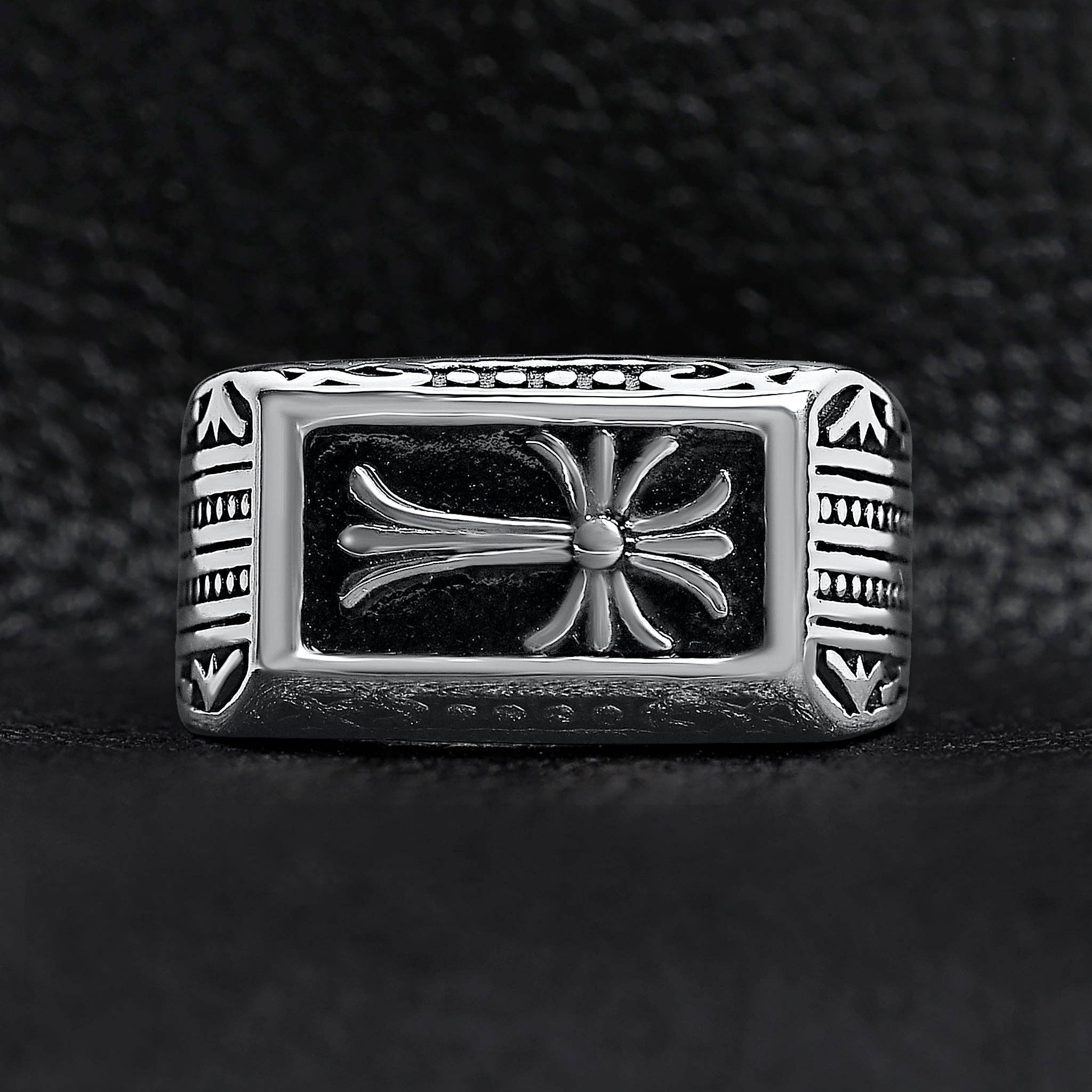 WJW – Großhandel Siegelringe – Detaillierter Kreuzring aus Edelstahl3