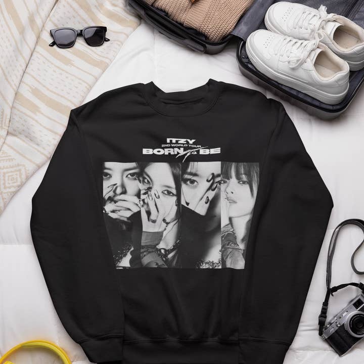 TheKingShirt - Wholesale Graphic Sweatshirt - Women's - ITZY KPOP Tour Inspired Fan Sweatshirt for Midzy Friend5