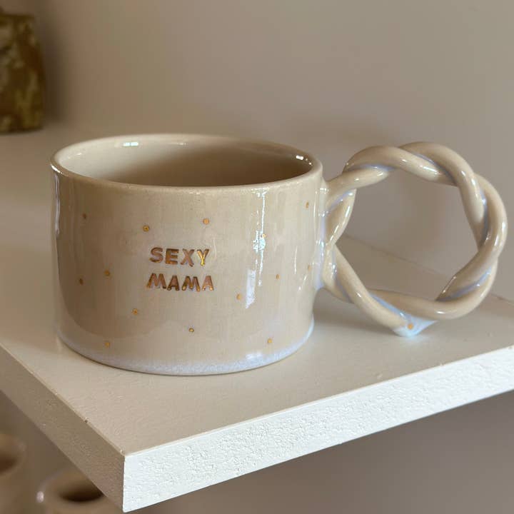 Laëtitia Fauchere – wholesale Kaffekoppar – SEXIG MAMMA GULDPRICKSKUMMUGG
