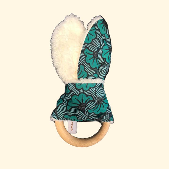 AYANA green organic print teething rattle for wholesale by Viwa