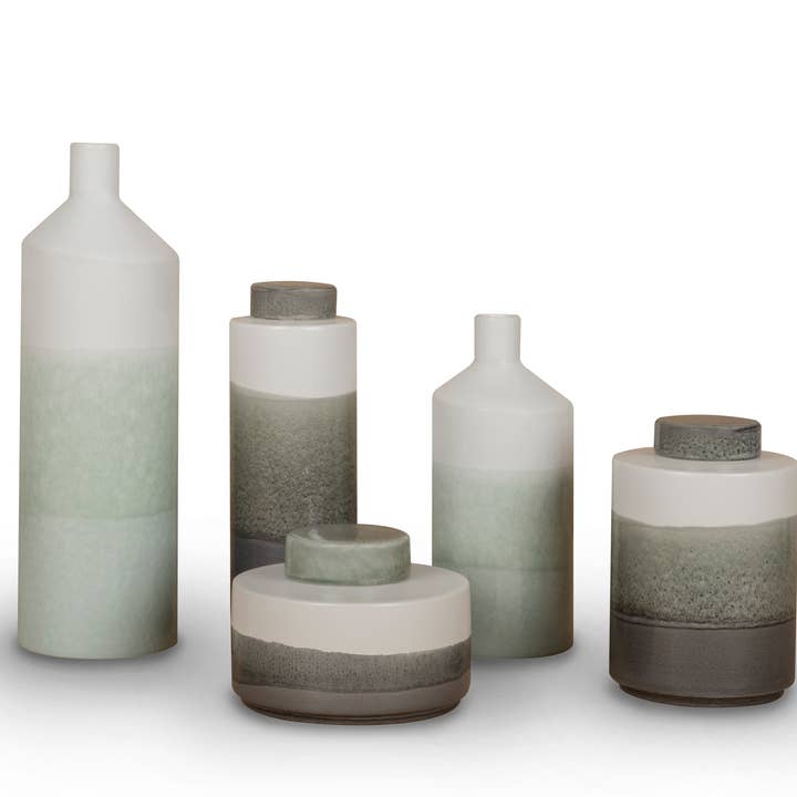 Set mit 5 Keramiktöpfen, weiß und grau, handgefertigt von Lusitanus Home und andere Ergebnisse für eisenbach töpfe im Großhandel. Kostenlose Rücksendungen und 60-Tage-Zahlungsziel auf Faire im Trend auf Faire.