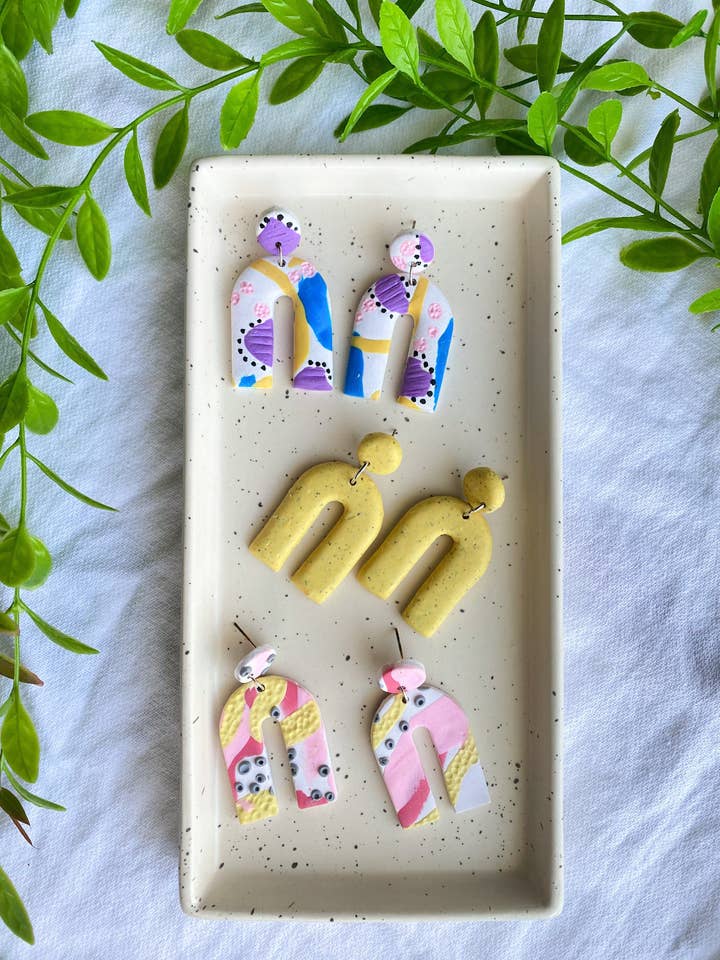 Chunky Arch Ohrringe, Anhänger aus Polymerton für den Großhandel von Glitter and Glow Co