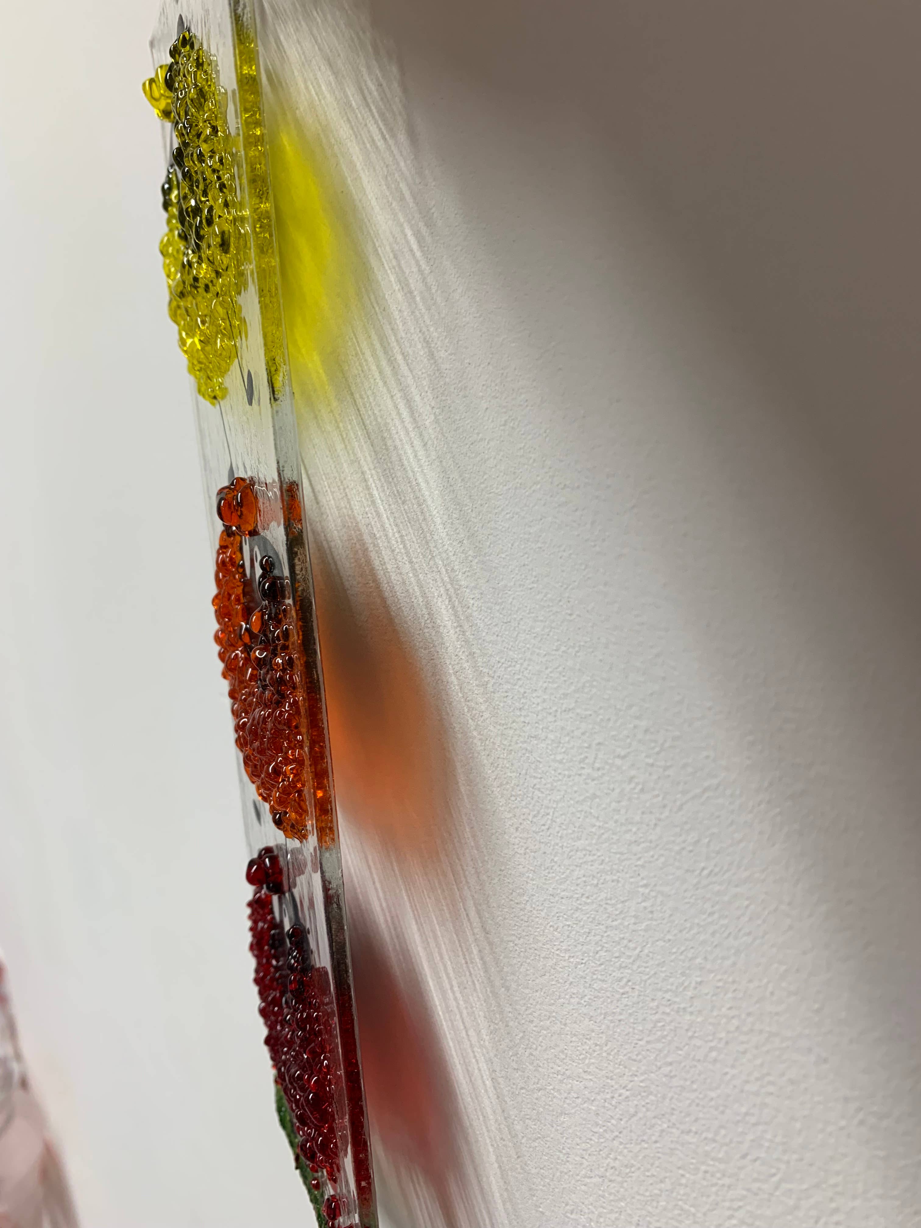 Pam Peters Designs - Vendita all'ingrosso Decorazione - Ornamento da appendere a forma di pecora in vetro fuso, rosso, arancione e giallo1