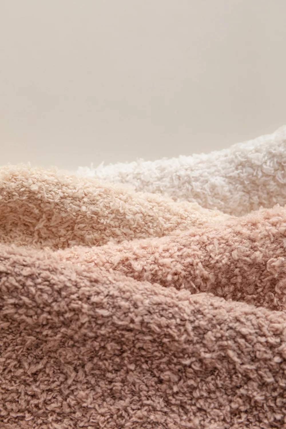 Marc JoJo – wholesale Socks – Women's – 🧘 ♀️🛋️ Non-Slip Fuzzy Yoga and Home Socks6