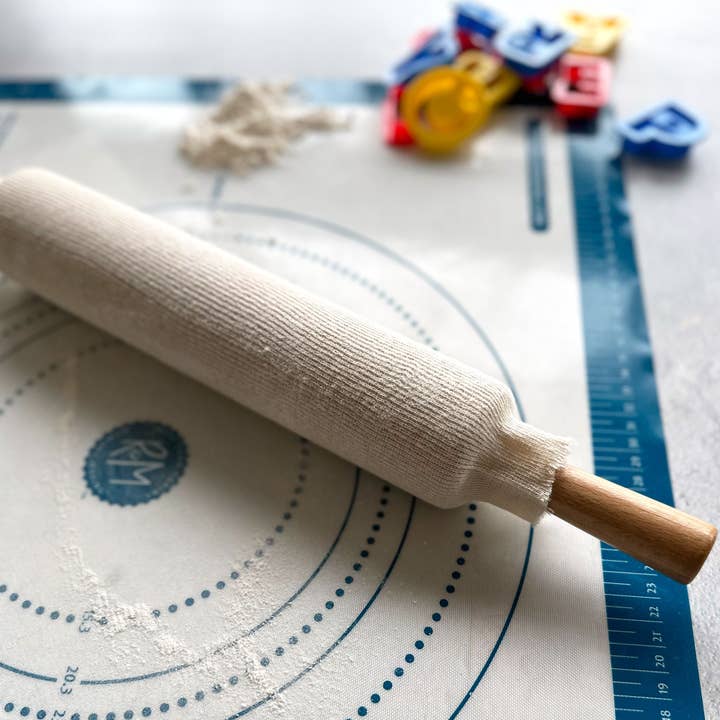 R&M International - Wholesale Rolling Pin - Pastry Cloth & Rolling Pin Cover Set
