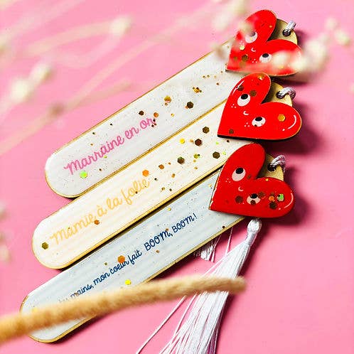 Lesezeichen aus Holz und Harz – Personalisierte Familiennachrichten für den Großhandel von Hocus Pocus Happy