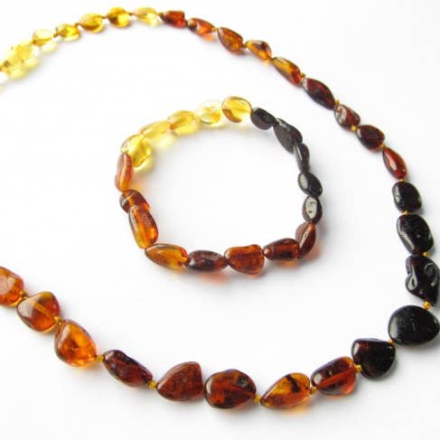 Ensemble Collier et Bracelet Perles Arc-en-ciel Forme Haricot Poli pour la vente par Baltic Amber Palanga