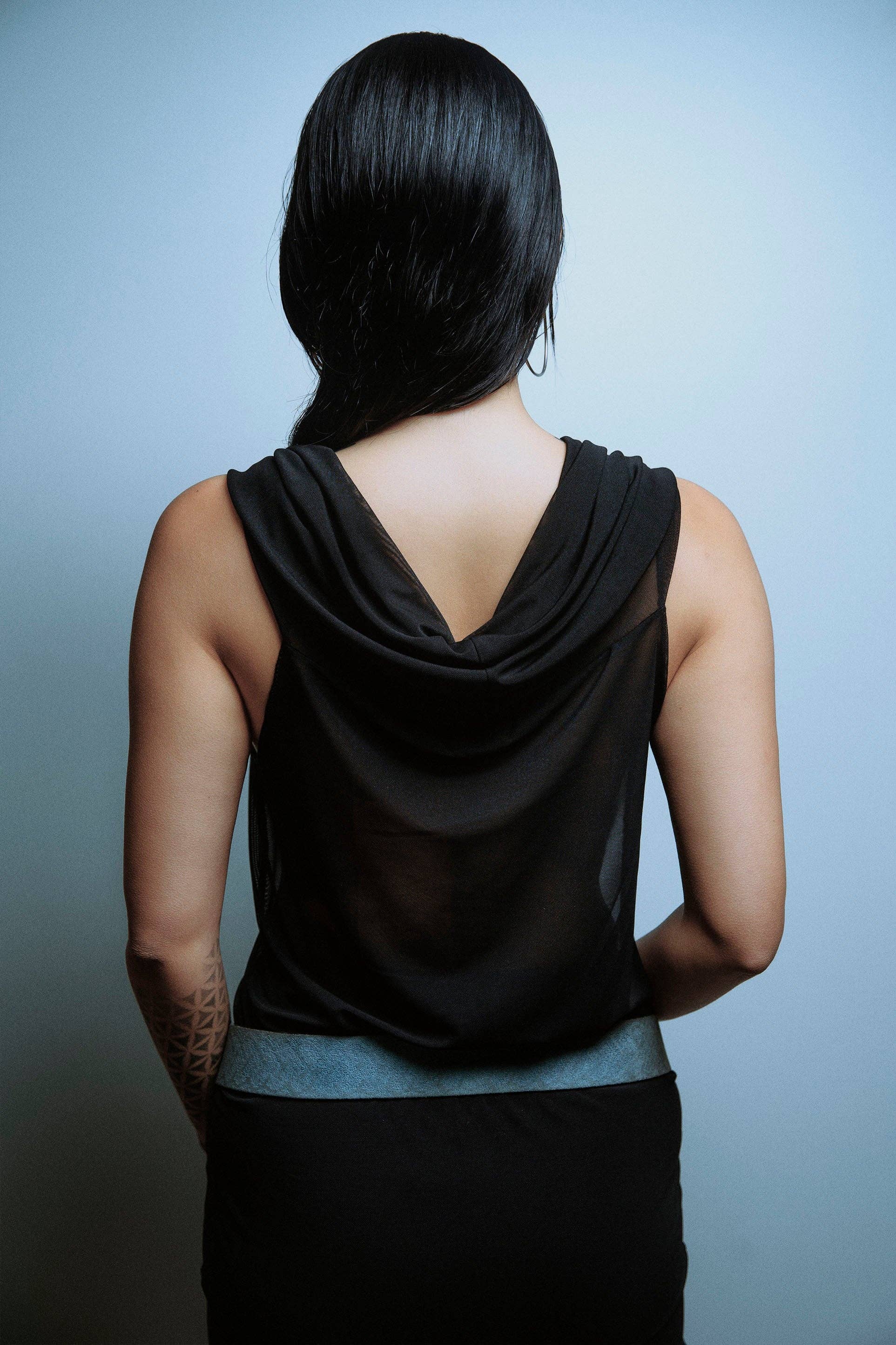 BITE Studio - Venta al por mayor Vestido - Mujer - Vestido Eclipse de malla con capucha transparente1