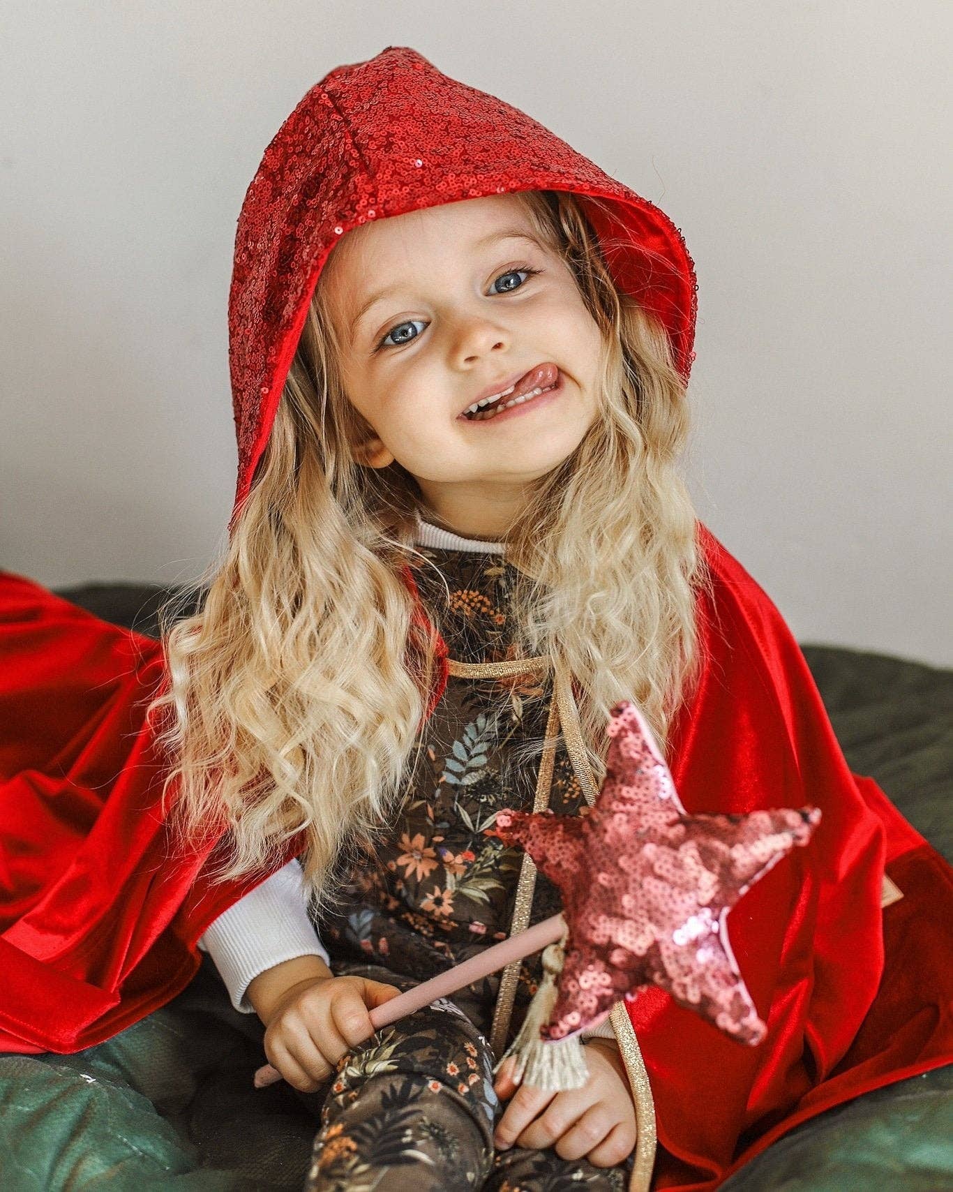 Moi Mili - Wholesale Cape - Kids - “Little Red Riding Hood” Magic Cape4