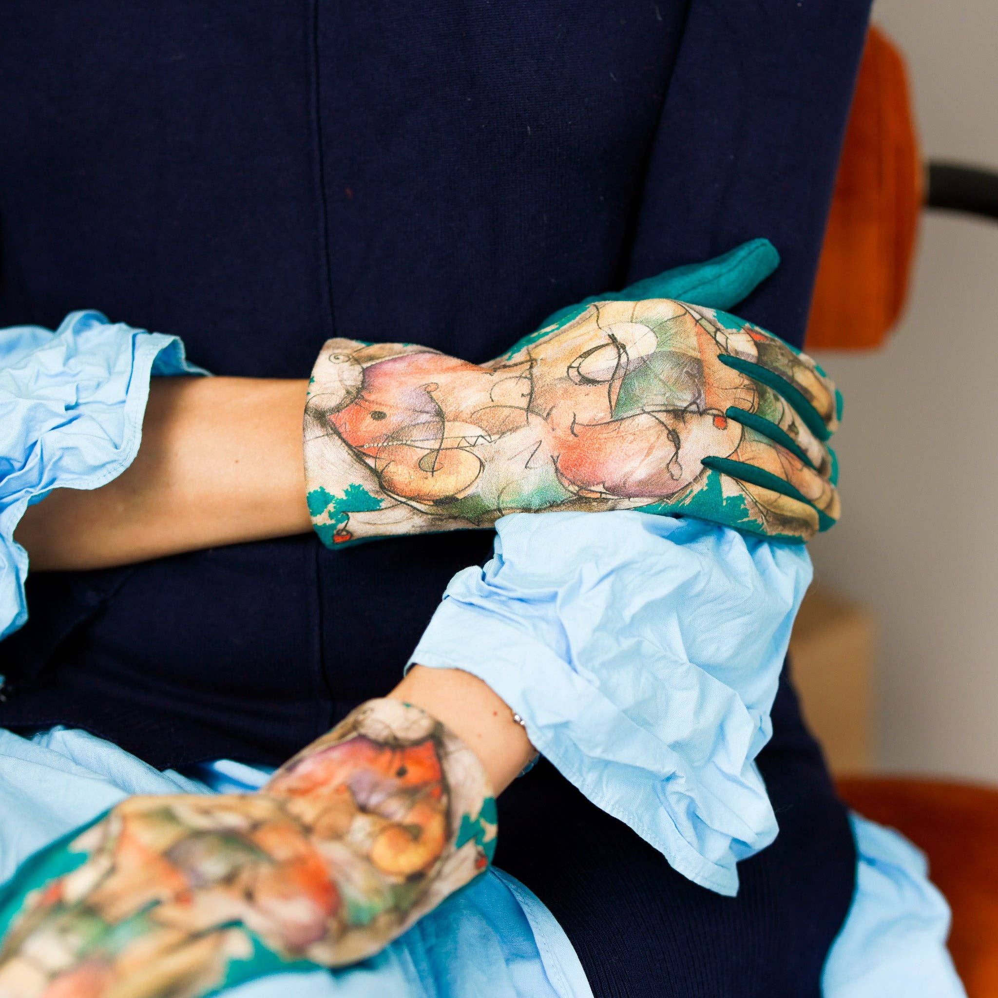 Studio Hop – wholesale Gloves – Women's – Art Print Suede Stretchy Touchscreen Gloves2