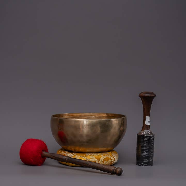 Dim Antique Singing Bowl–Vintage-Inspired Tibetan Sound Bowl for wholesale by Boudha Stupa Thanka Centre