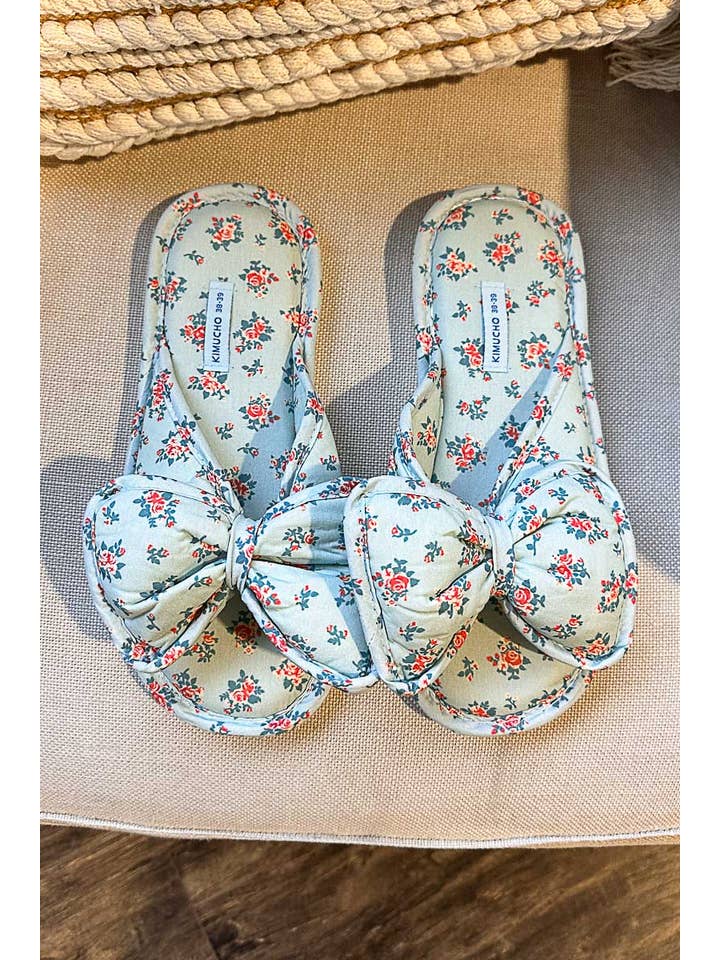 Pol Clothing - Wholesale Slippers - Women's - Floral patterns cozy indoor slippers