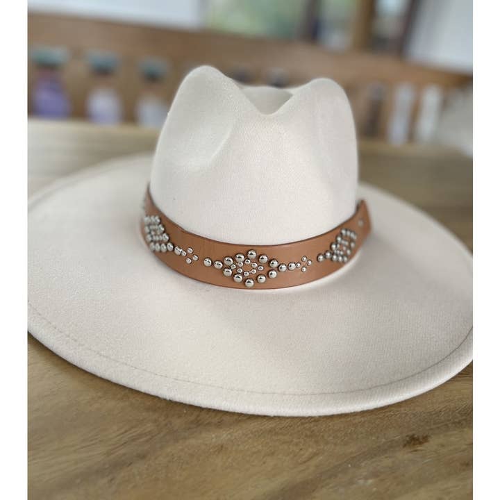 Bella Betty - Wholesale Fedora - Women's - Wide brim panama hat in vegan felt With Steard belt