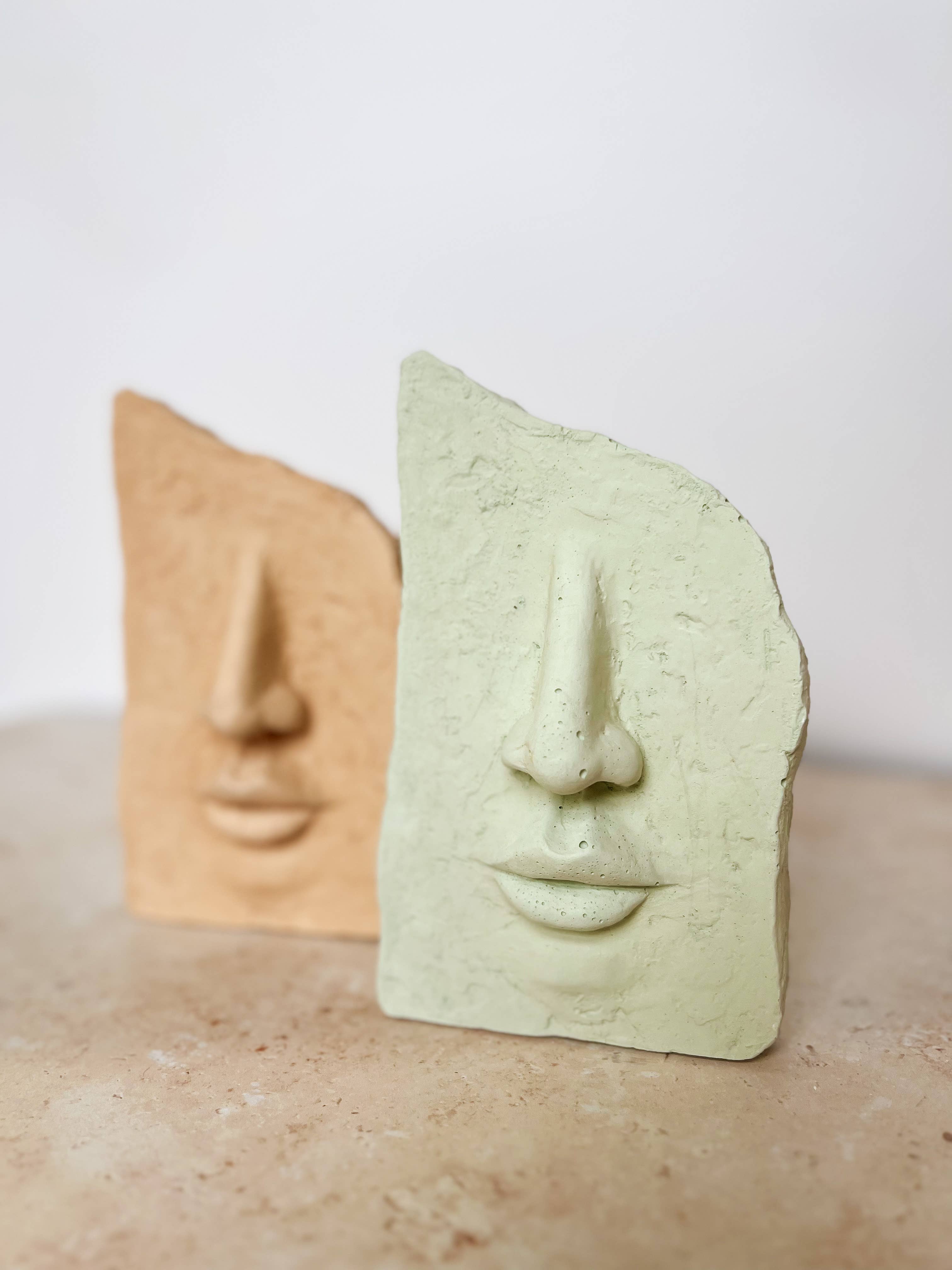 Smells Like Home Store – wholesale Decorative tabletop object – Concrete face ornament2