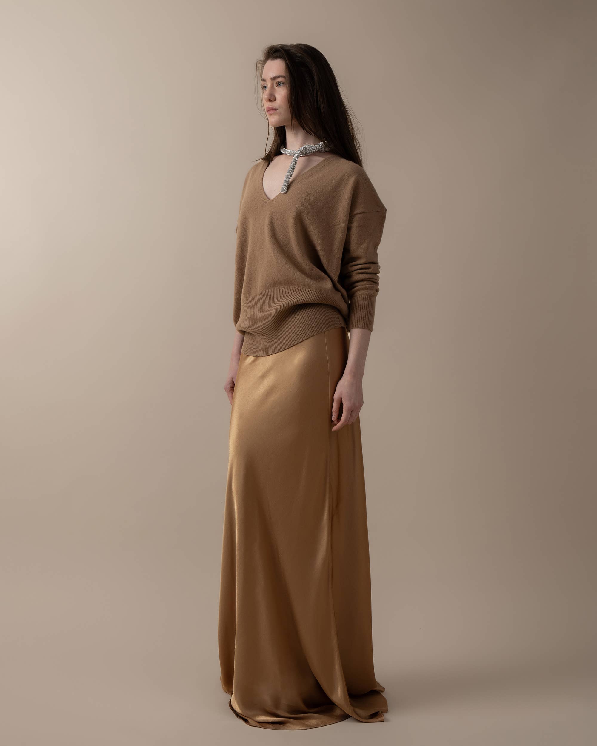 A  LINE - Wholesale Knit Sweater - Women's - V-neckline Cashmere Sweater1