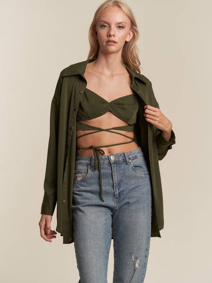 ENSEMBLE HAUT DE SOUTIEN-GORGE INTÉRIEUR AVEC CHEMISE BOUTONNÉE ASSORTIE pour la vente par Hers & Mine