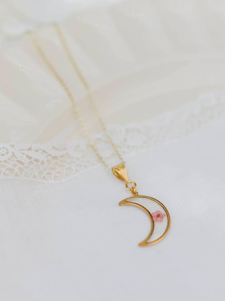 Echte Blumen-Halskette (Mondfassung) für den Großhandel von Lucky Lucky Studios