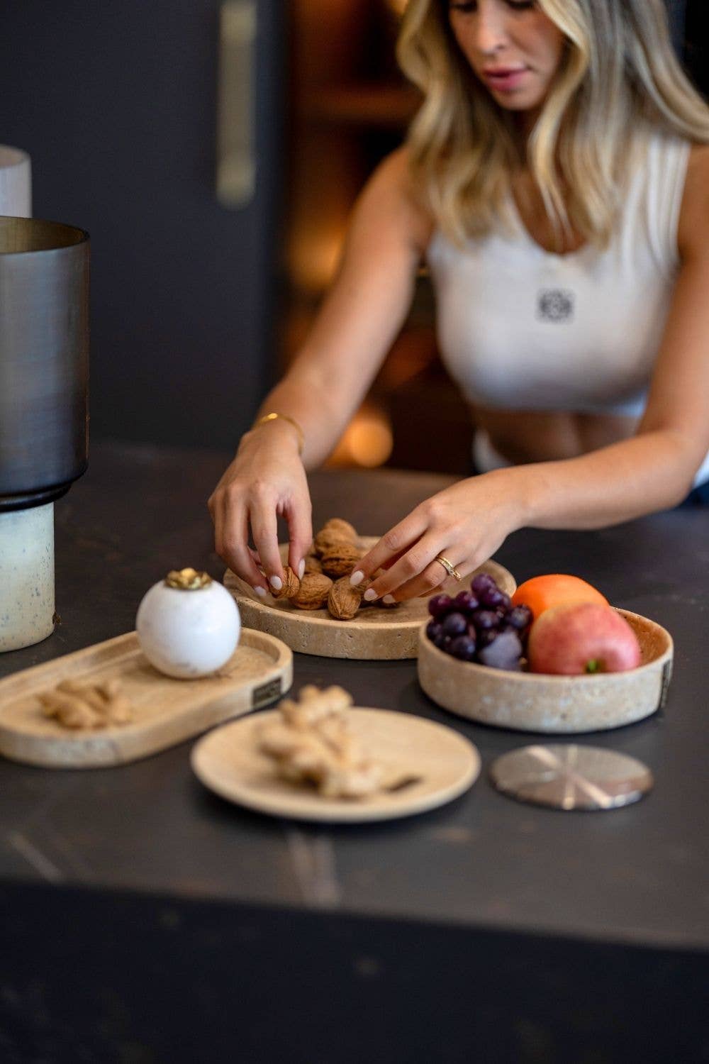 PIETRA DI CASA - Venta al por mayor Conjuntos de vajilla - Set de platos y cuencos de travertino hechos a mano | Cesta de fruta | Pascua7