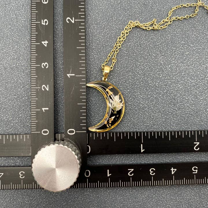 Mio Queena - Wholesale Pendant/Charm Necklace - Dried Flower Floral Black Moon Charm Necklace - PDF/MS2