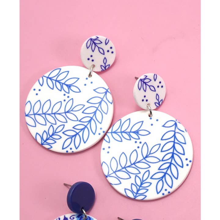 JOSSLYN by wall to wall - Wholesale Dangle Earrings - TRENDING TOILE PATTERN FLORAL DROP EARRINGS | 40E356