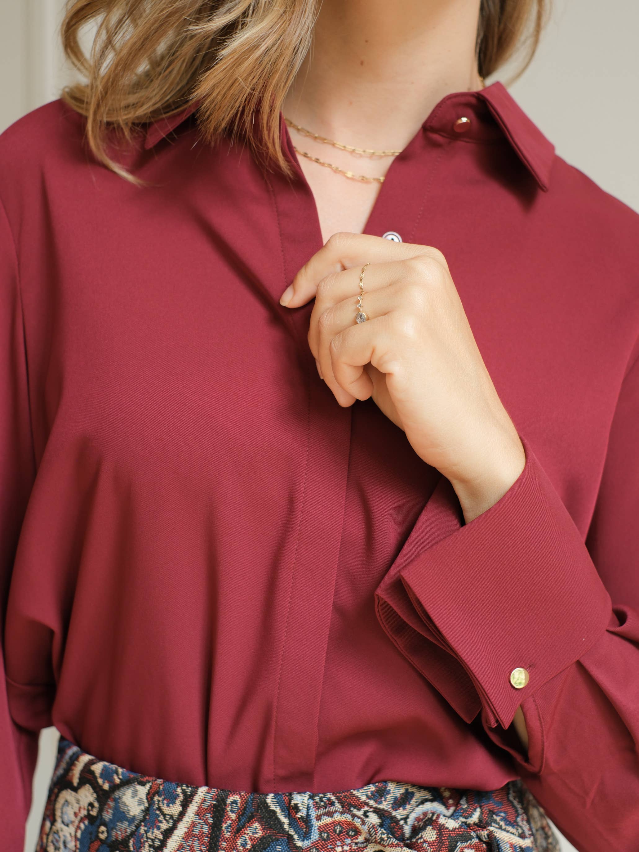 LOVIE & CO - Wholesale Button Down Shirt - Women's - Satin shirt with French cuffs - ASD96311-RINA4