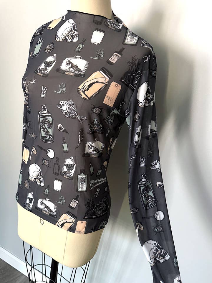 Haut en maille à manches longues Rare Specimens Oddities - FABRIQUÉ SUR COMMANDE pour la vente par The Oblong Box Shop™