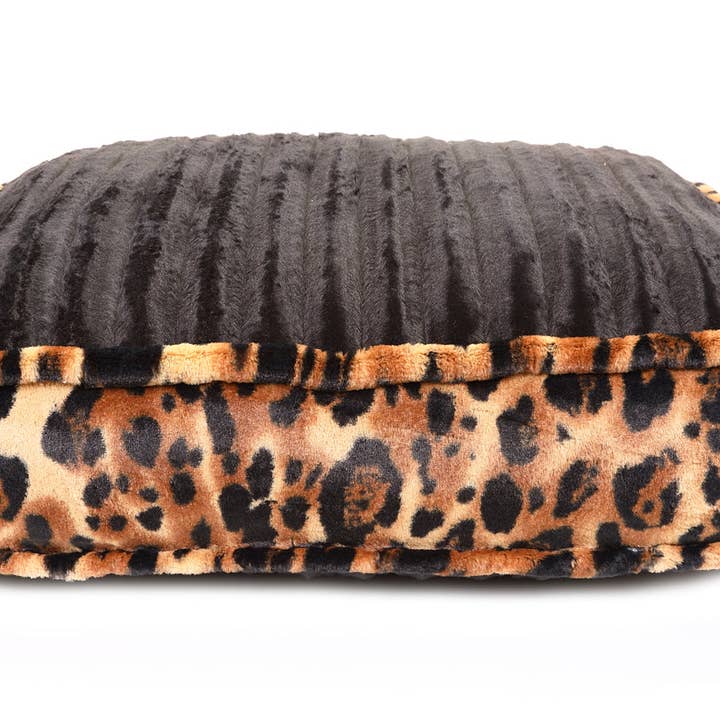 Svart Mink & Stor Katt Rektangel Säng för wholesale av Baylee Nasco