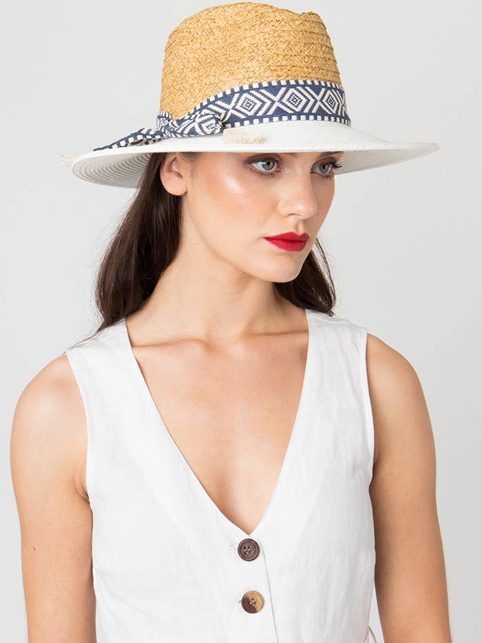 Rosa mössa - Tan/Vit för wholesale av Pia Rossini Ltd