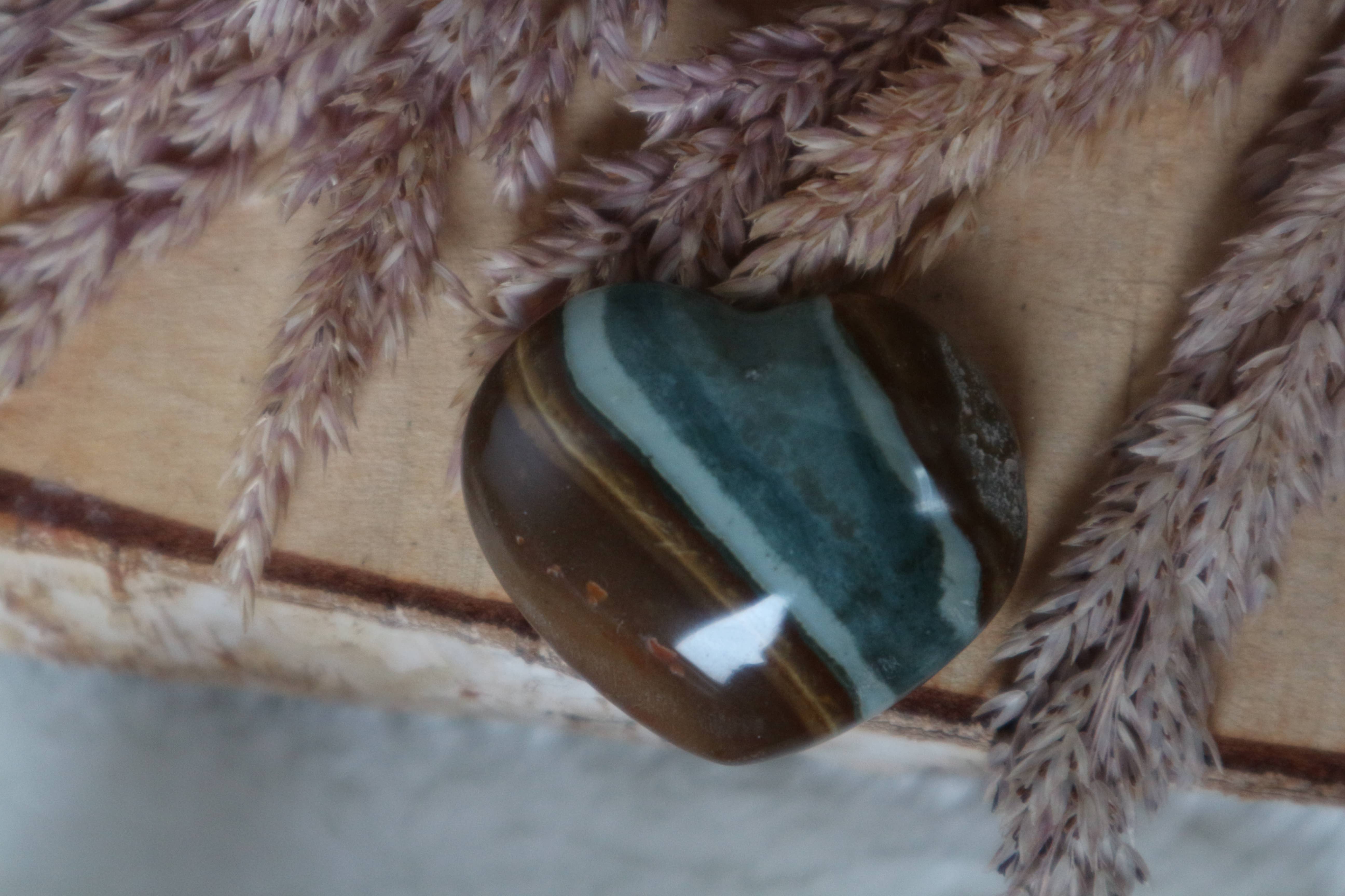 OnlineMineralen.nl – Engroshandel Spirituelle sten og krystaller – Hartjes af ædelsten – selenit, jaspis, rosenkvarts1