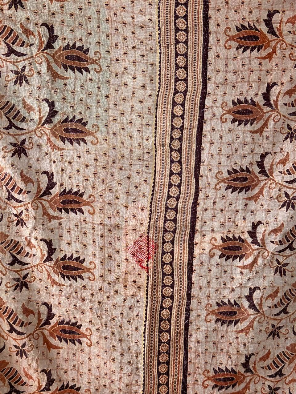 bhavnas boutique – Engroshandel Quiltet tæppe – Rustik bomulds-kantha-tæppe vintage sengetæppe quilt2