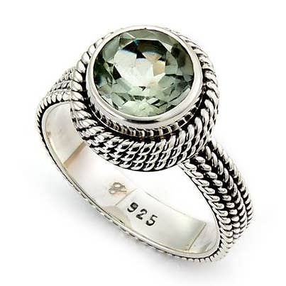 Bague améthyste verte taille ronde SS pour la vente par Eli Pebble