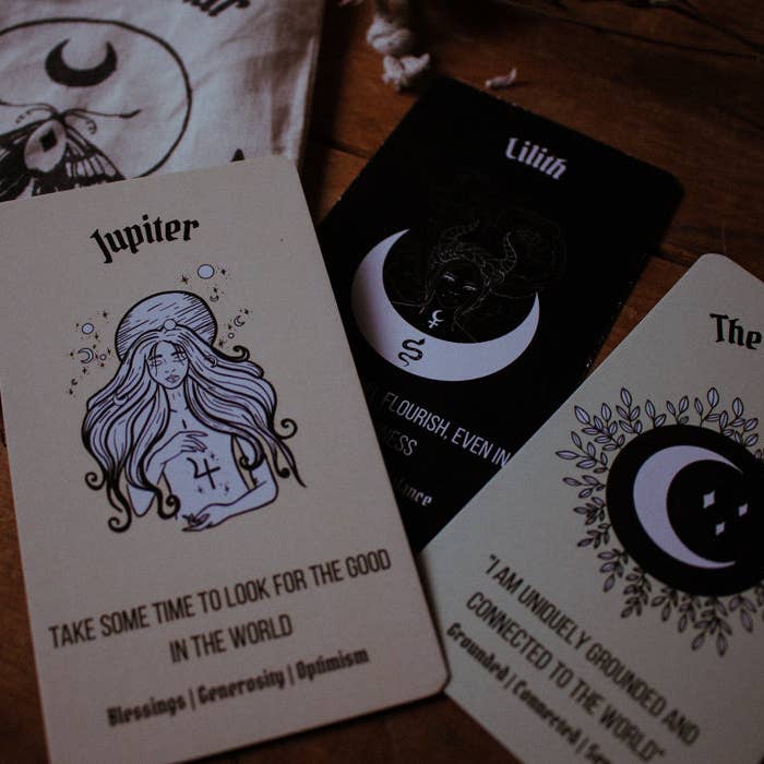Midnight Raven Studios - Wholesale Tarot Cards - Midnight Star Oracle Deck - Witchy Oracle Deck3