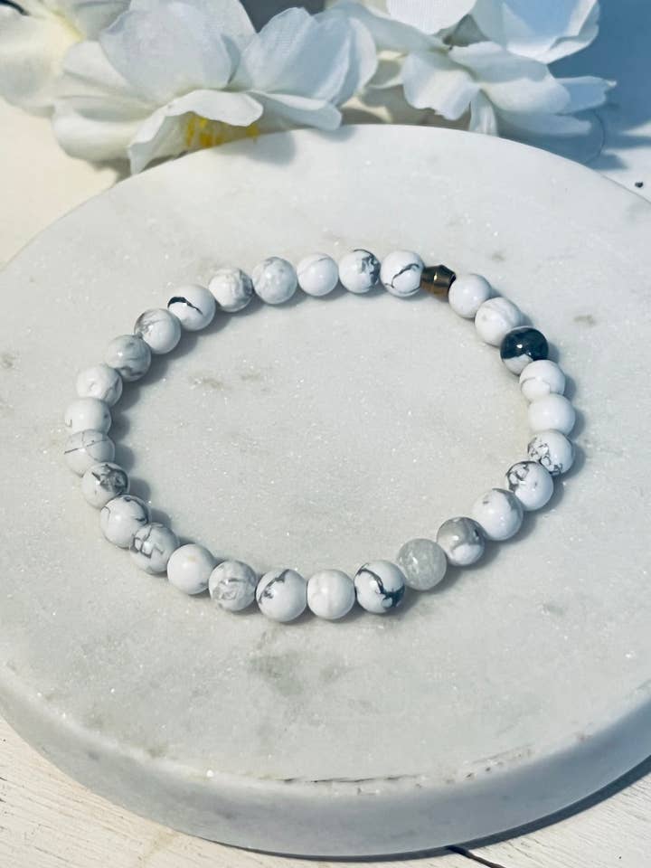 Bracelet empilable Howlite de 6 mm pour la vente par Inspiration Beads
