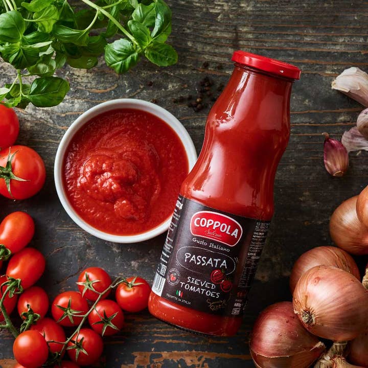 Gourmica - Wholesale Pasta Sauce - Coppola Tomato Passata (680g)