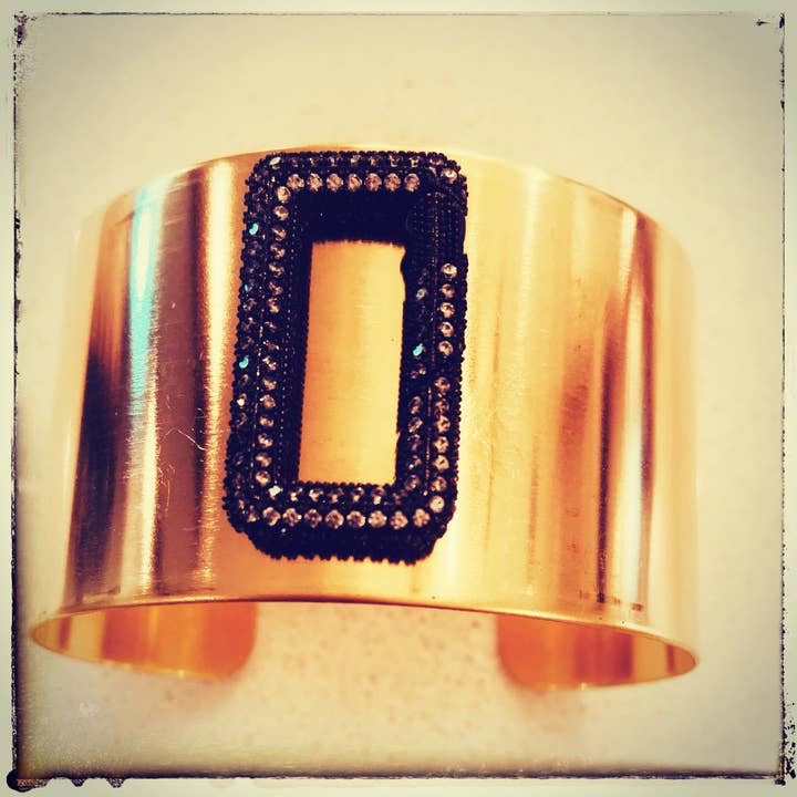 Le Manchette Pave pour la vente par JAG/ged Edge Jewelry