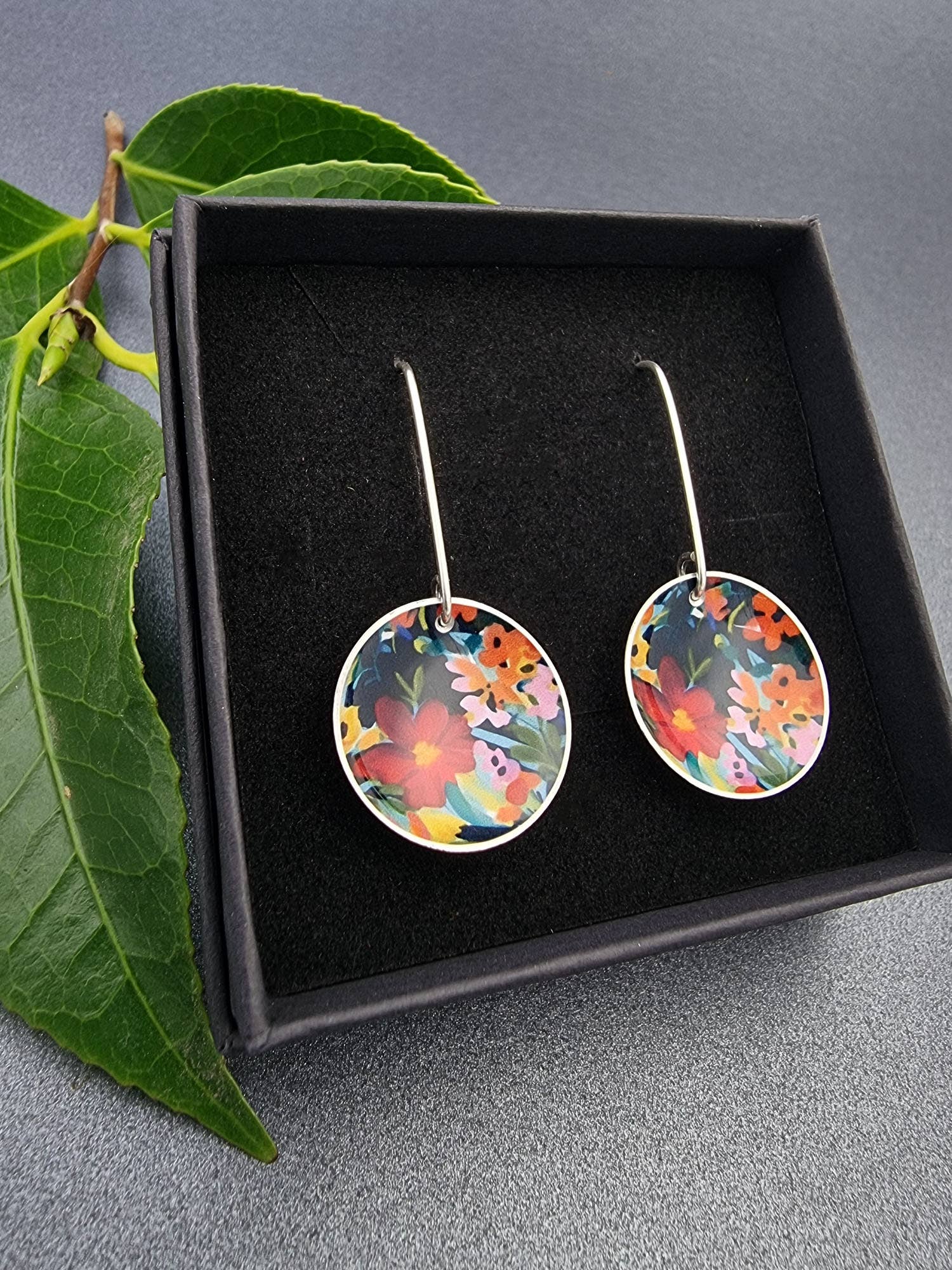 erin.k creative studio - Wholesale Dangle earrings - FLORETTE - Ruby domed earrings3