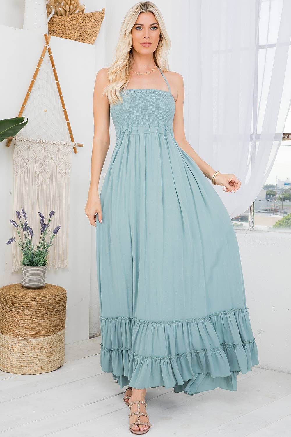 Sweet Lovely by Jen – Großhandel Kleid – Damen – MAXIKLEID MIT RÜCKENAUSSCHNITT UND GESMOKTEM STUFENROCK28