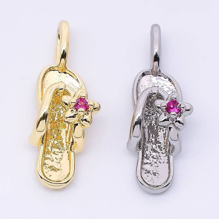 24K Guld Fyldt 14mm Fuchsia Blomst CZ Sandal Vedhæng i Guld & Sølv | AH-528 for engroshandel hos Aim Eternal