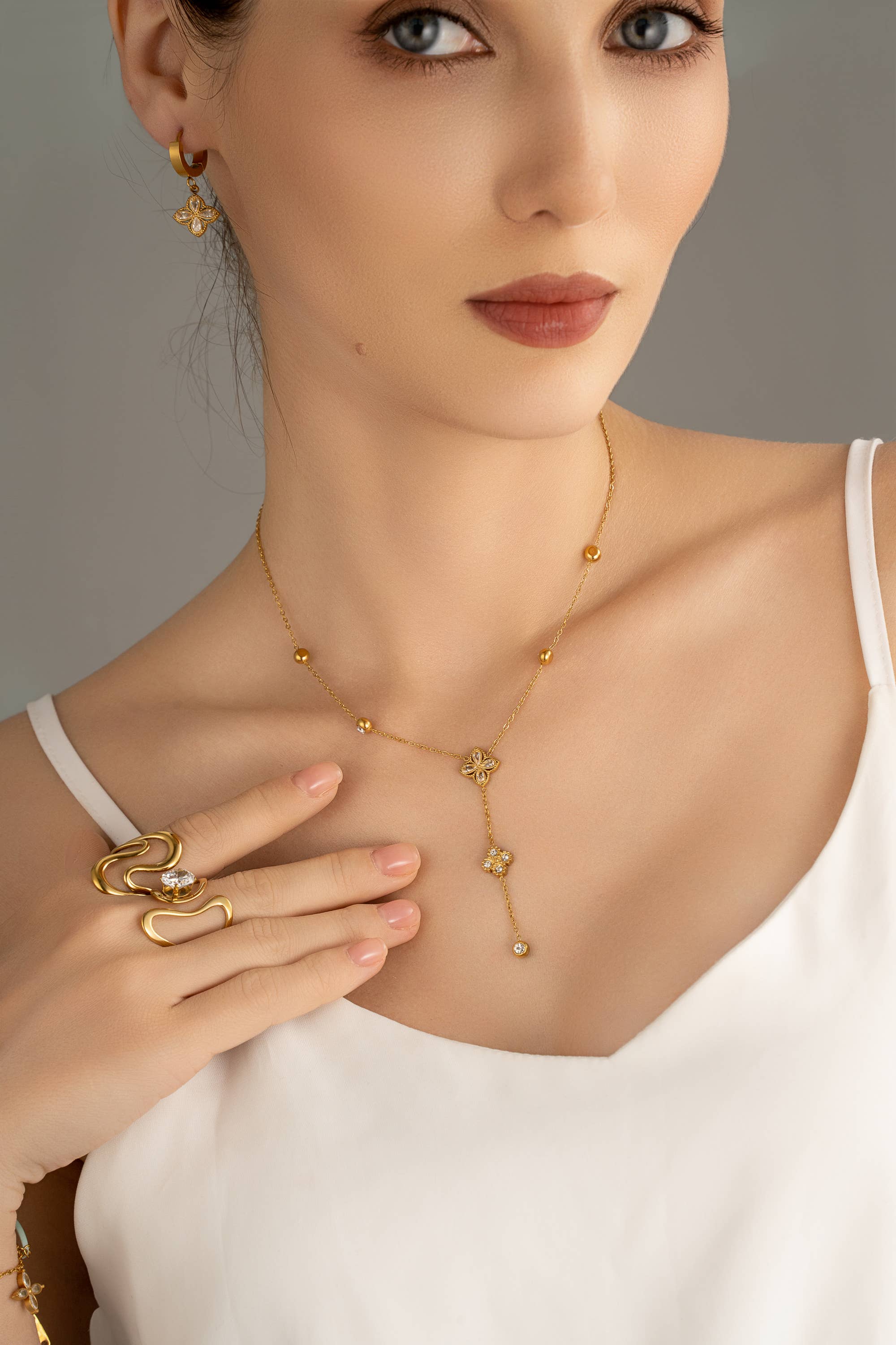 COSMOS - Wholesale Pendant/Charm Necklace - Y Necklace Stainless Steel Clover adorned with crystal Elegance0