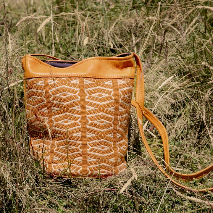Awamaki - Wholesale Crossbody Bag - Women's - Woven Bucket Bag8