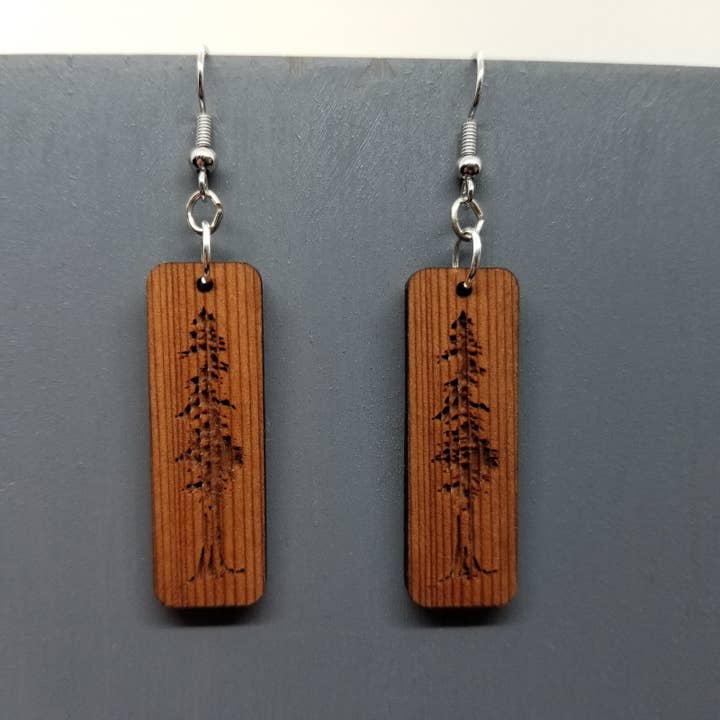 Boucles d'oreilles en bois - Boucles d'oreilles rectangulaires en bois gravé avec arbre - Boucles pendantes - Souvenir CA - D22 pour la vente par Happy Wood Products
