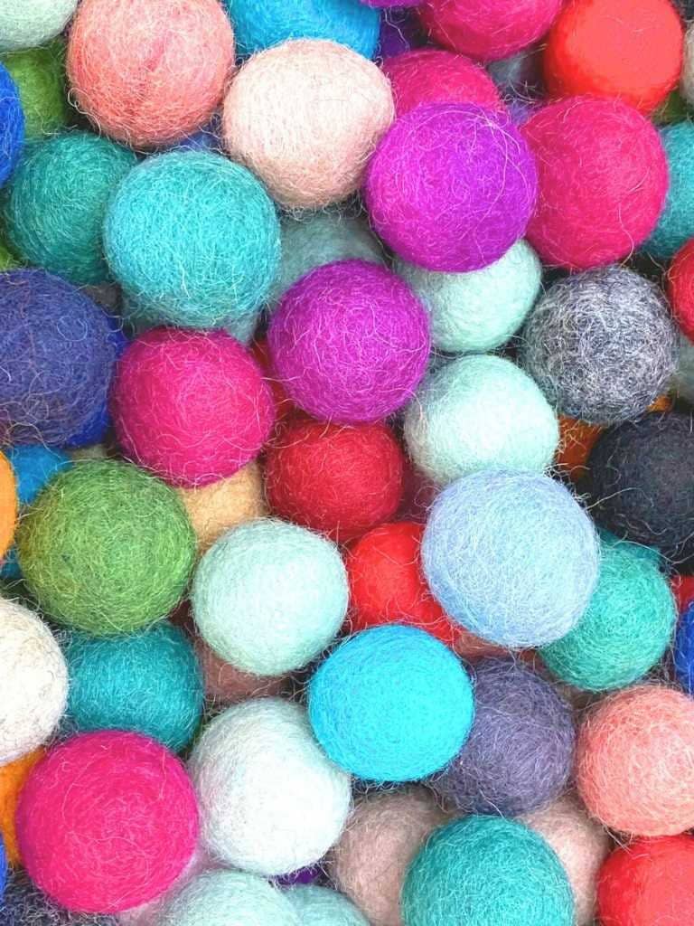 Woollyfelt - Vente Matériels de bricolage - Boules multicolores (18 mm) | Boules en laine faites à la main3