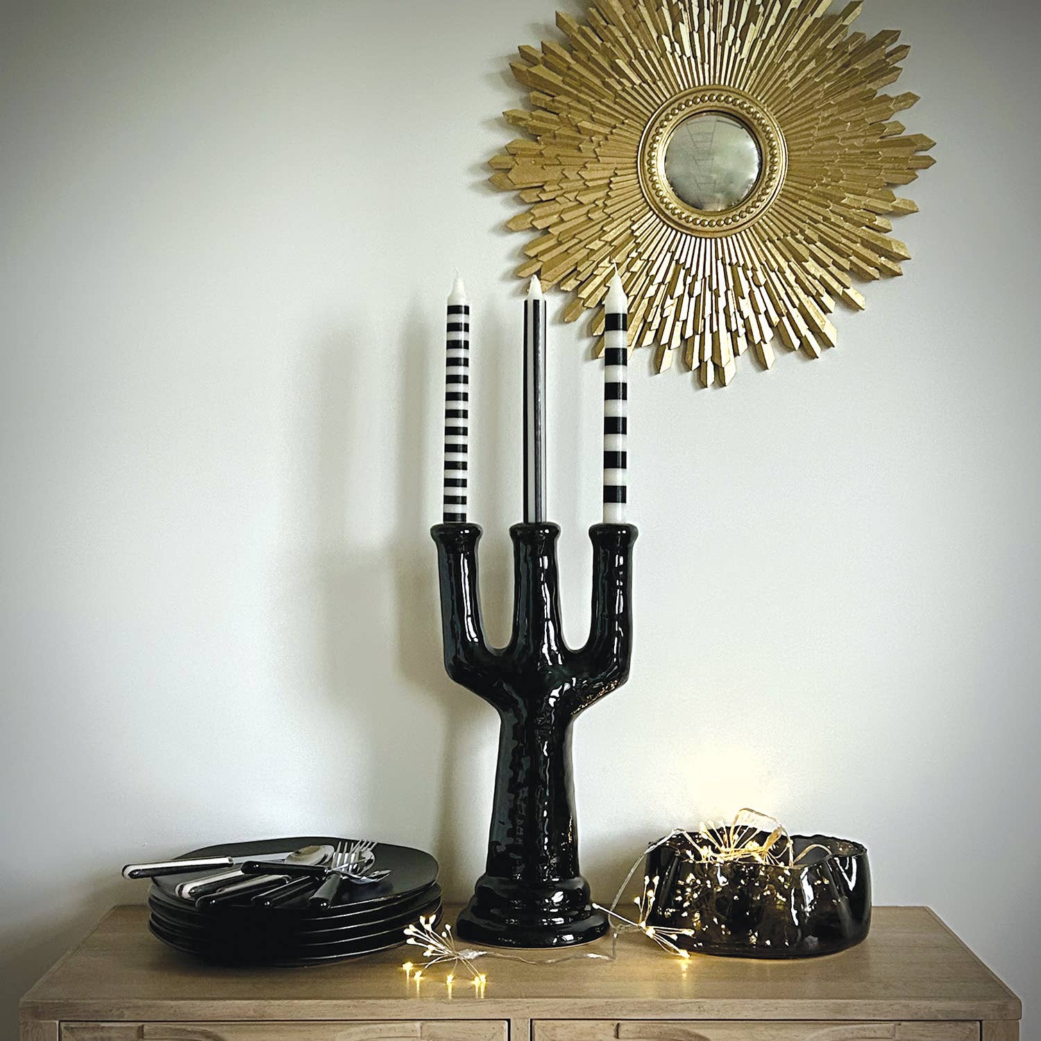 Opjet Paris – Großhandel Geschenkkerze – Set mit 4 langen schwarzen Paul-Kerzen, Ø 2,1 cm, H 25 cm3