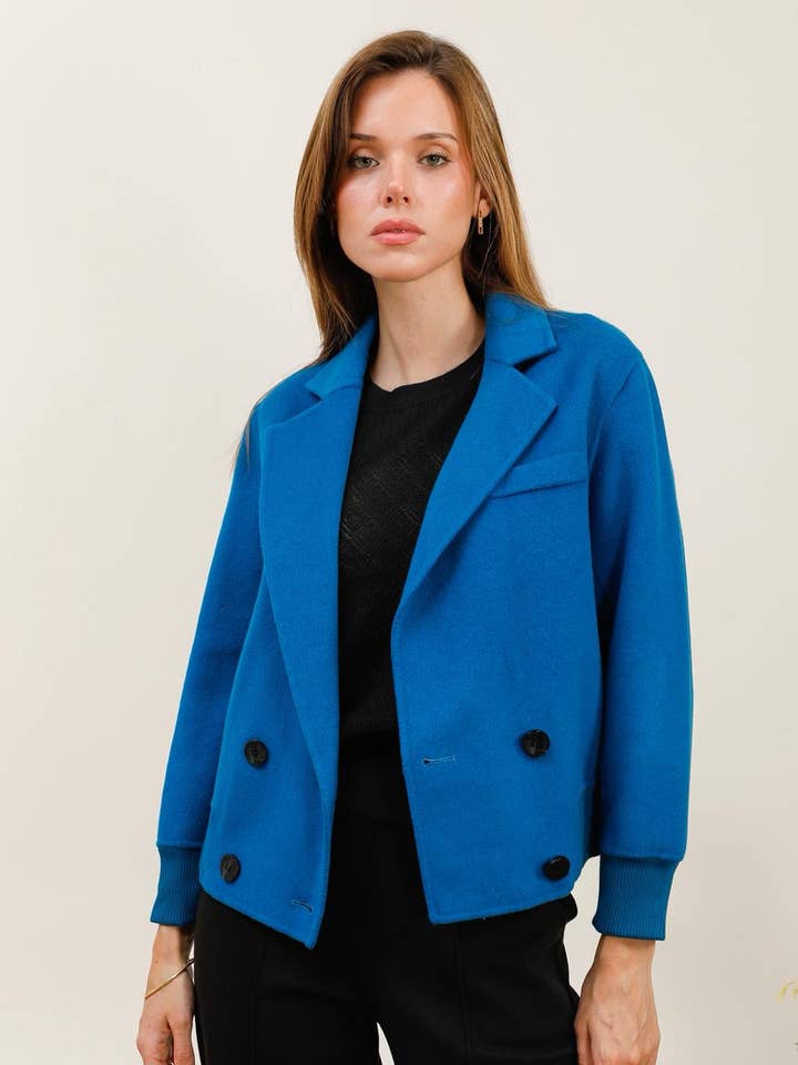 Kort ullkappa med knapp för wholesale av SOGGO