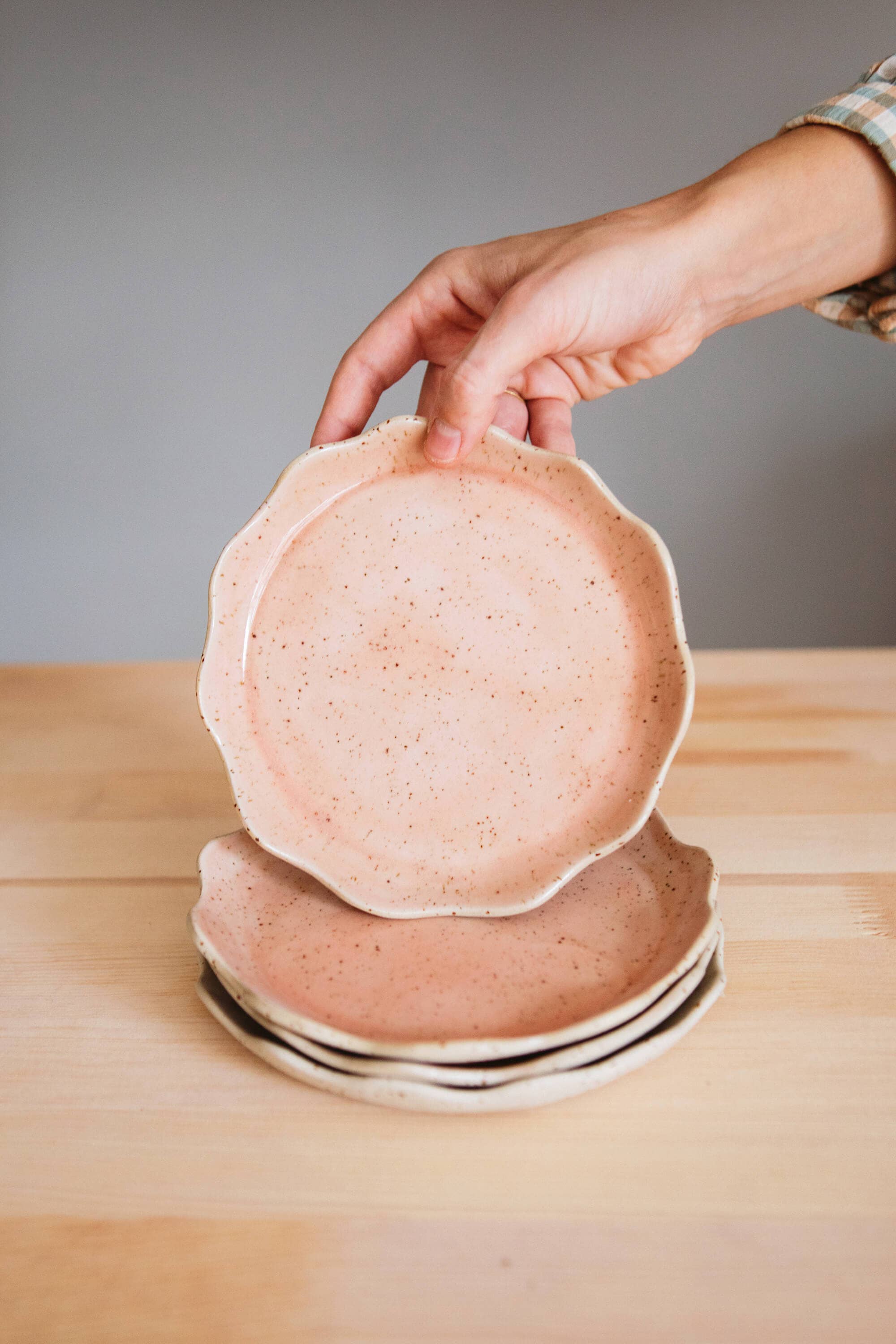 Ohyoko ceramics - Vente Plats - Assiettes en céramique artisanale avec bords ondulés1