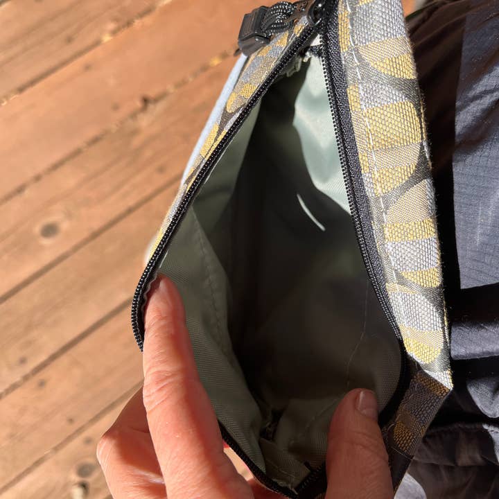 OlovesM.com – wholesale Axelväska - Dam – 3 dragkedjepåse grå - geometriskt hemdekor cirkeltyg3