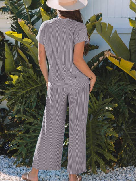 Lovesoft - Vendita all'ingrosso Completo top e pantaloni (NON loungewear) - Donna - Completo in Maglia a Coste con T-Shirt a Maniche Corte e Pantaloni a Gamba Larga9