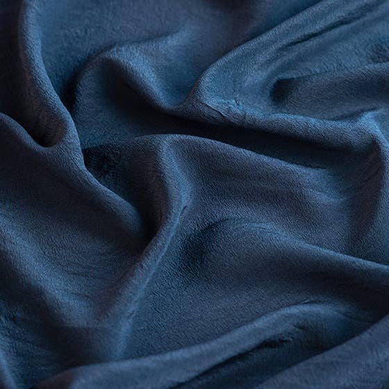 'The Scout' vaskbart silketørklæde i storm for engroshandel hos Tono + Co