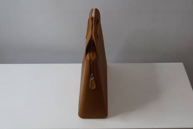 ibiG Bags & Accessories - Vendita all'ingrosso Pochette - Donna - Borsa ibiG Grande (Large). Facile da pulire. Chiusura con cerniera.18